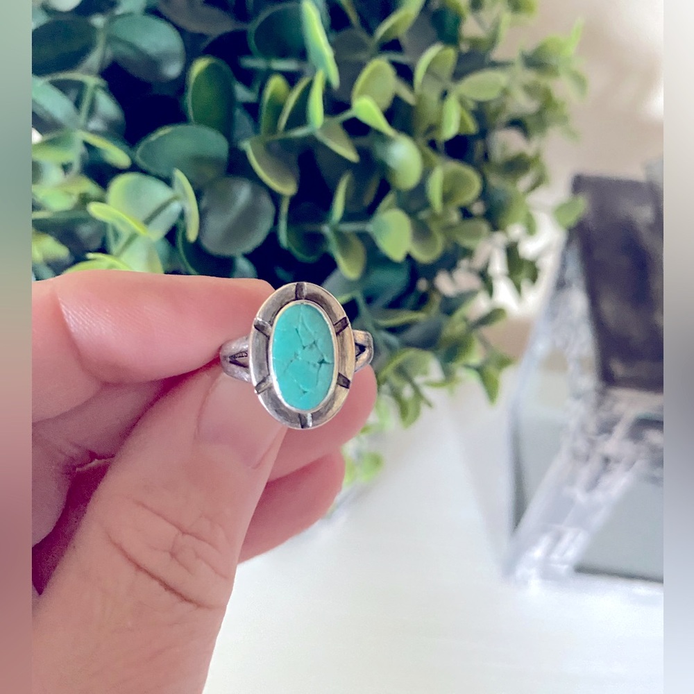 Vintage TURQUOISE oval brutalist natural Sterling Silver  Ring • Size 6.5